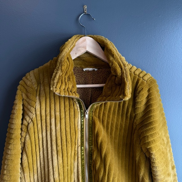 Mystree Women Mustard Faux Fur Full Zip Jacket Size Medium - Picture 2 of 5